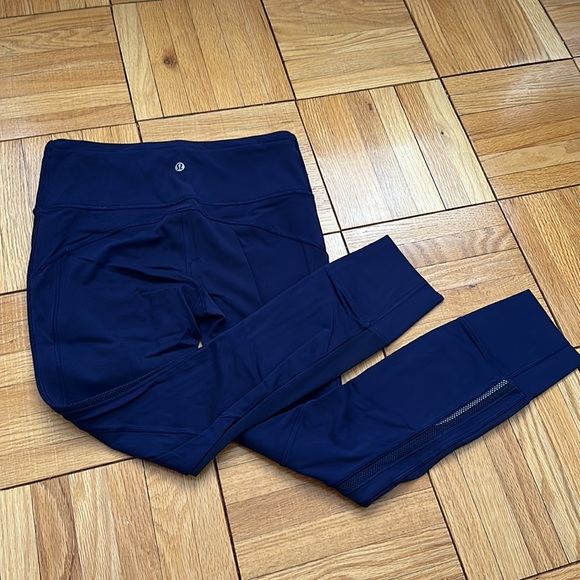 Lulu lemon navy blue leggings - Picture 2 of 4